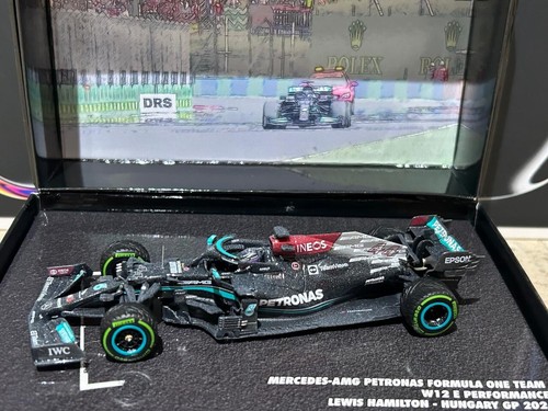 Minichamps F1 1:43 L. Hamilton Mercedes W12 Winner Hungary GP 2021 LE 333 pieces - Picture 6 of 18