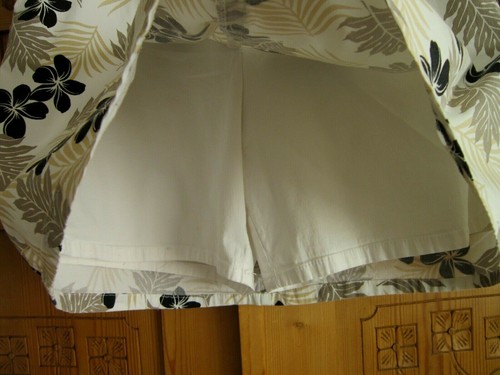 White Stag Mini Skirt Skort White with Black Flowers Cotton 10 - Picture 4 of 6