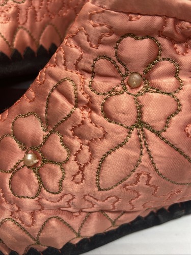 Vintage (1960s) MADE IN JAPAN Slippers Booties-Embroidered, Quilted, Pearls Size - Picture 2 of 7