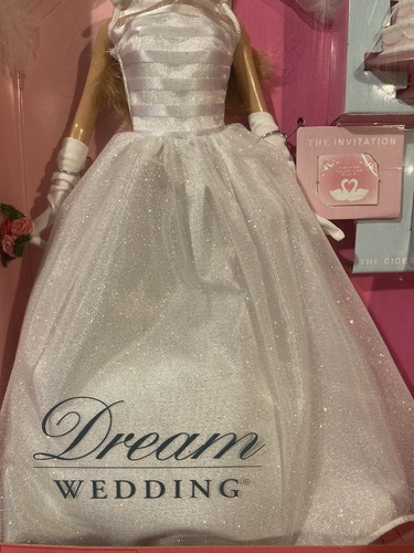 Vintage 2000 Dream Wedding Barbie Doll with wedding cake and accesorries - Picture 3 of 6