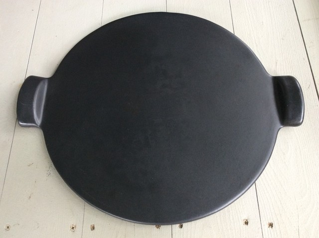 Emile Henry France 14 1 2 Inch 36 5 Cm Round Black Pizza Stone 75 14