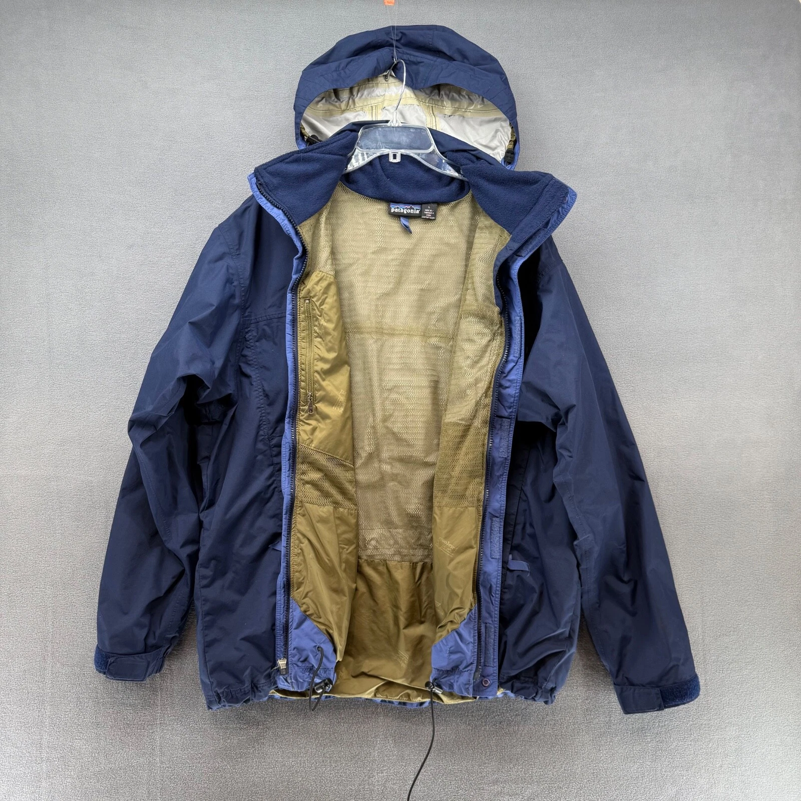 patagonia full zip nylon hideaway lined jacket