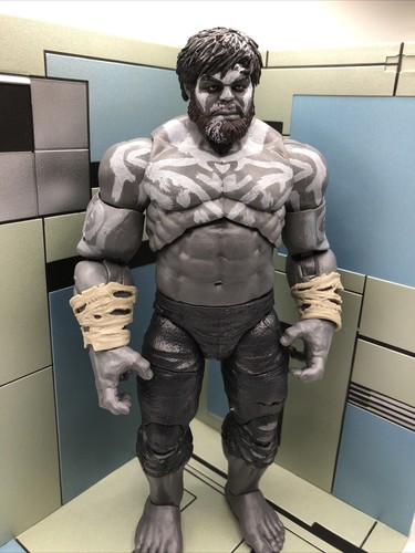 Marvel Legends Gamerverse Series Outback Grey Hulk Gamestop Deluxe Exclusive 8” - Picture 4 of 11