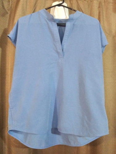FIGS SZ L BLUE HENLEY SCRUB TOP MEDICAL NURSING POCKETS SLEEVELESS