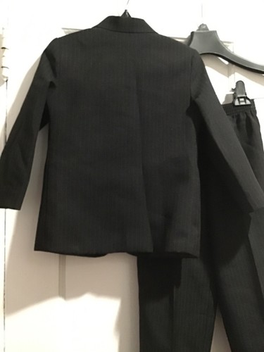 Van Heusen Boys Suit Black Pinstriped Blazer & Elastic Waist Pants Size 5 EUC - Picture 4 of 8