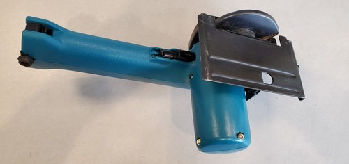 Makita 9.6V 391D 3/8" Right Angle Drill, 5090D 3-3/8" Circ Saw & DC1414T Charger - Picture 11 of 13