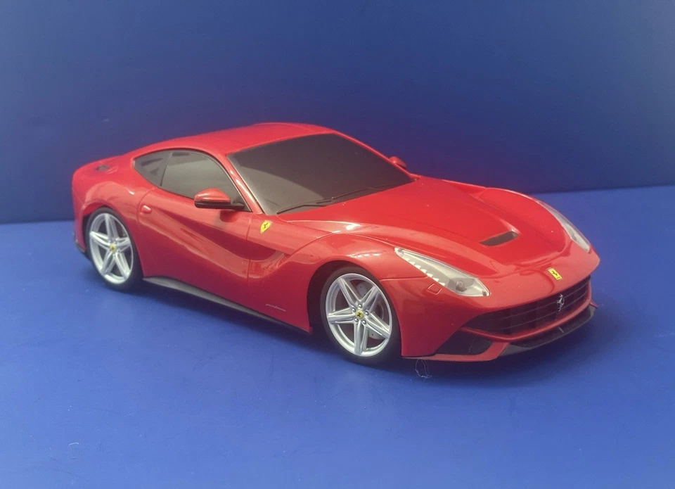 1/18 Scale Ferrari F12 Berlinetta Remote Control Racing Car R/C no remote  - Image 2 of 4