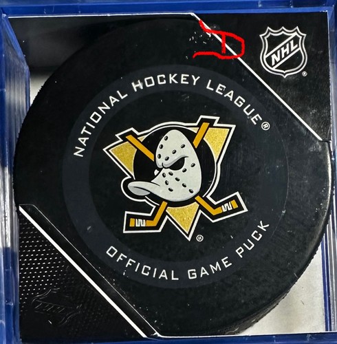 2019-2020 NHL Anaheim Ducks (Mighty Ducks) Third Jersey Official Game Puck - Bild 1 von 2