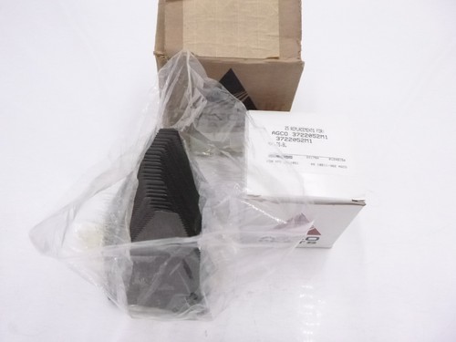 Box of 25 AGCO Parts 3722052M1 Sickle sections Topserrated 14tpi for 600, 5000 - Picture 1 of 4