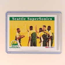1992-93 NBA Hoops - Seattle Supersonics #290 Team Card Sky Box