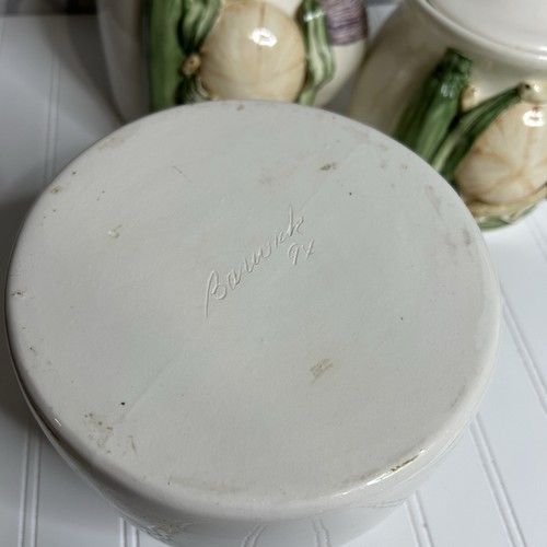 Vintage 1990s Vegetable Harvest 3 Piece Canister Set with Lids Hand painted - Picture 9 of 9