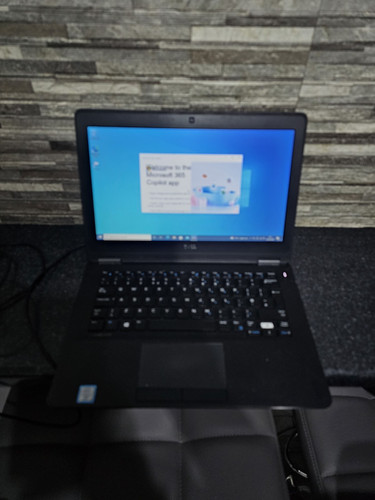 K22 DELL LATITUDE E7270 I5- 6300U 8GB Ram 256gb ssd Windows 10 Dead Battery - Picture 1 of 21