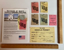 Original 1960s-70s Souvenirs of NASA (VAB) Vehicle Assembly Building 7 Item Lot