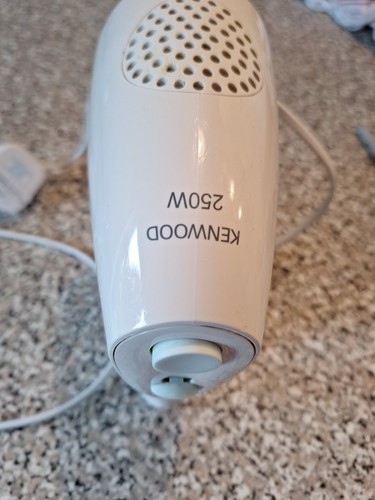 Kenwood Handmixer HM320, 250W 3 Geschwindigkeiten Rührbesen, Pat getestet auf elektrische Sicherheit - Bild 8 von 9