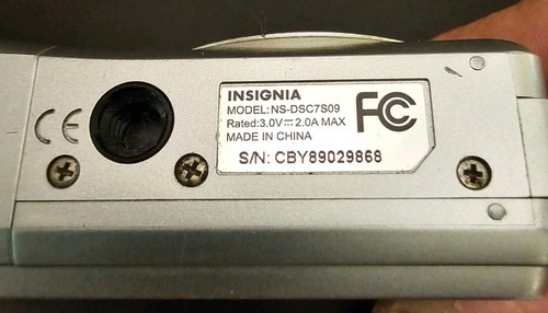 Insignia NS-DSC7S09 7MP Digital Camera Tested Works - Picture 3 of 11