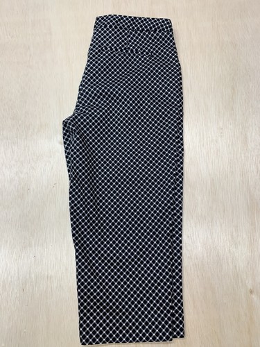 Women's Black/White Geometric Petite Bermuda by Worthington. Modern Fit SZ 2P - Picture 3 of 11