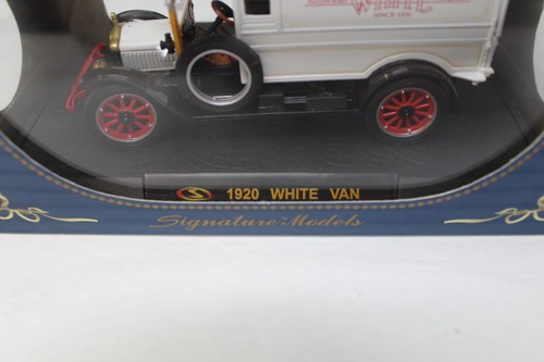 1/32 Signature Models White Logo Van In Box - Picture 7 of 7