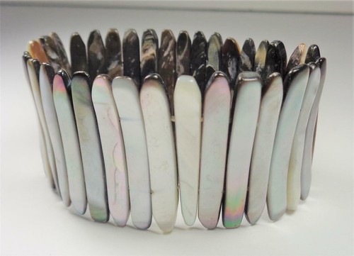 NAUTICAL BEACH SHELL LIGHT AND DARK SURFER STYLE REVERSIBLE STRETCH BRACELET - Picture 5 of 9
