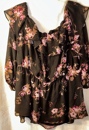 Top Lane Bryant para mujer talla grande 20 negro rosa floral con volantes transparentes manga 3/4 - Imagen 2 de 5