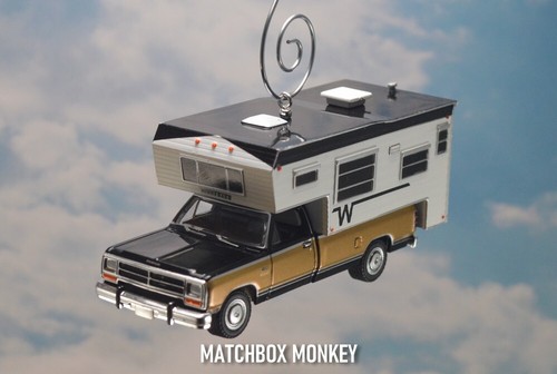 1990 Dodge D250 Winnebago slide-in Camper Vintage Style Pickup Truck Ornament - Picture 3 of 12