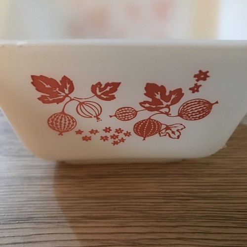 Vintage Pyrex Pink Gooseberry #501B Refrigerator Dish 1 1/2 cup (No Lid) - Picture 3 of 3