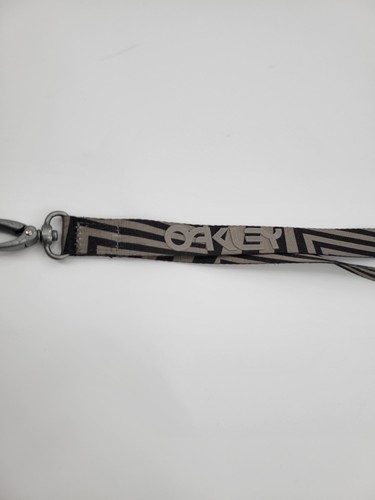 oakley lanyard grey and white geometric pattern lanyard over 1 foot long - Picture 11 of 12