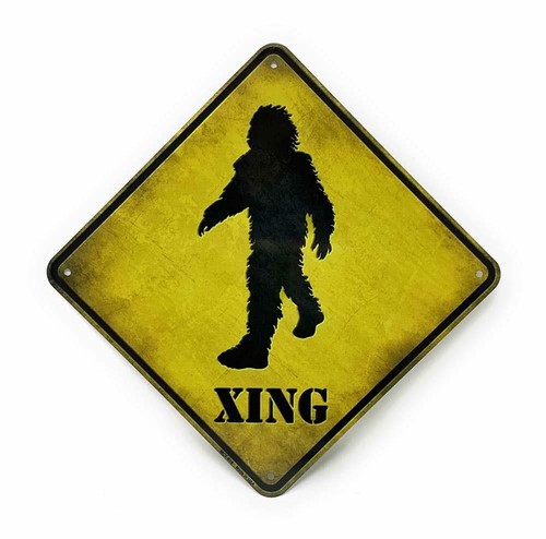 BIG FOOT SASQUATCH Xing 8.5" Mini Novelty Aluminum Crossing Sign for Wall