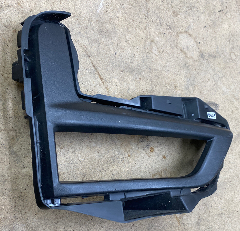 2017-2019 NISSAN Rogue Front Bumper Hole Cover Right 622566FL0A