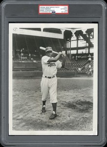 Jackie-Robinson-1949-Dodgers-Type-1-Original-Photo-PSA-DNA-1950-Bowman-Card-Img