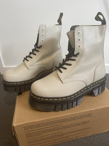 New Dr Martens Audrick 8-eye Boots, UK6 - Picture 2 of 7