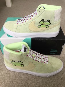nike sb x frog skateboard
