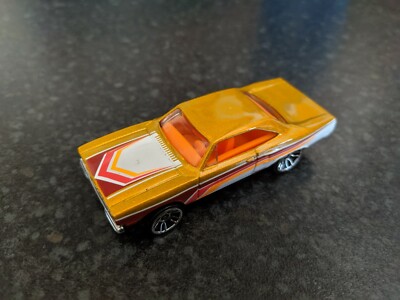 Hot Wheels 2010 R7519 Nightburnerz 1970 Plymouth Roadrunner