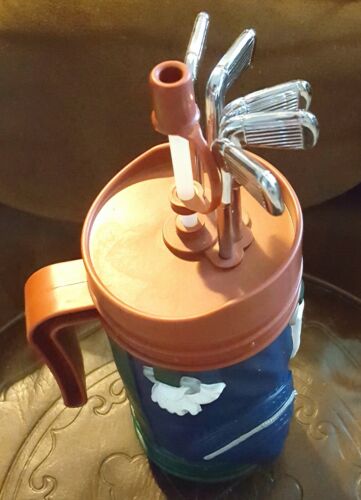 GOLF BAG SHAPED STRAW WITH CLUBS 20 Oz FICTIONAL NOVELTY BEVERAGE WATER BOTTLE - Picture 3 of 11