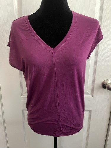 NWT All In Motion Women's Purple Short Sleeve Tie Back V-Neck T-Shirt  Size S - Picture 1 of 7