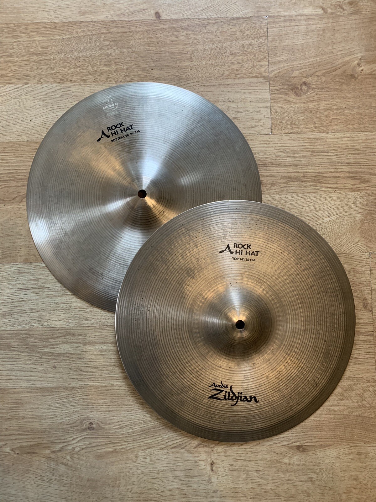 Avedis Zildjian 14” Rock Hi Hat Cymbals 222 Avedis Zildjian 14” Rock Hi Hat Cymbals 222