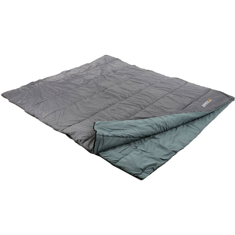 Regatta Maui Double Rectangular Warm Two Season Sleeping Bag ideal for Camping Regatta Maui Double Rectangular Warm Two Season Sleeping Bag ideal for Camping