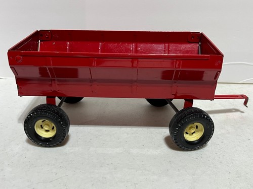 IH 3088 Tractor w IH Flarebox Wagon w Working Tailgate 1/16 Scale by Ertl - Picture 12 of 18