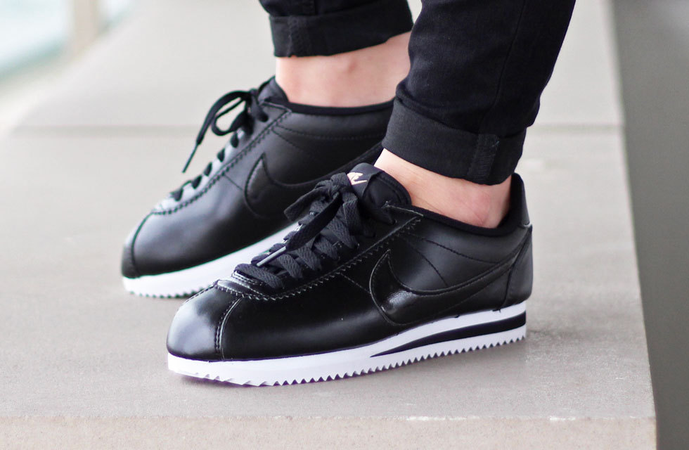 Size 10.5 - Nike Classic Cortez Leather Black W for sale