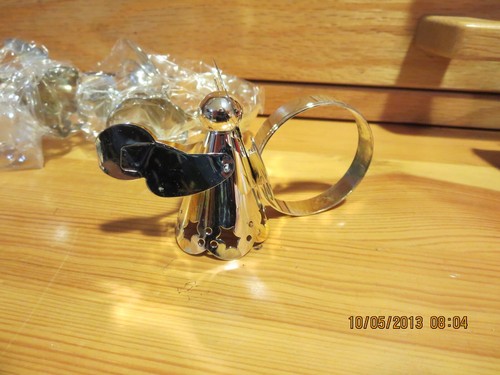 SET OF 4 METAL "ANGEL" NAPKIN RINGS--#R5-10 - Bild 4 von 24