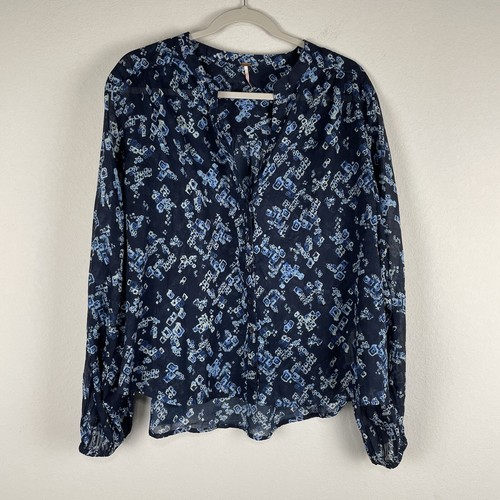 Free People blau Blumen Batik Ballonärmel Bauern halbtransparent Top Größe Small - Bild 1 von 6
