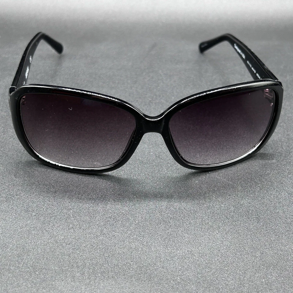 Kenneth Cole Reaction KC1179 Butterfly Sunglasses Black Gradient 61-14-125 Used - Image 2 of 4