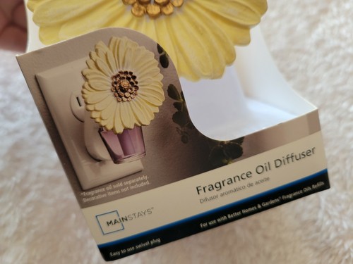NEW Mainstays Fragrance Oil Diffuser Yellow Gerbera Plug In - Picture 2 of 4