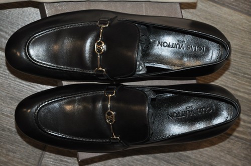 Authentic New Louis Vuitton LV Emblem Club Black Calf Leather Loafer - Picture 2 of 16