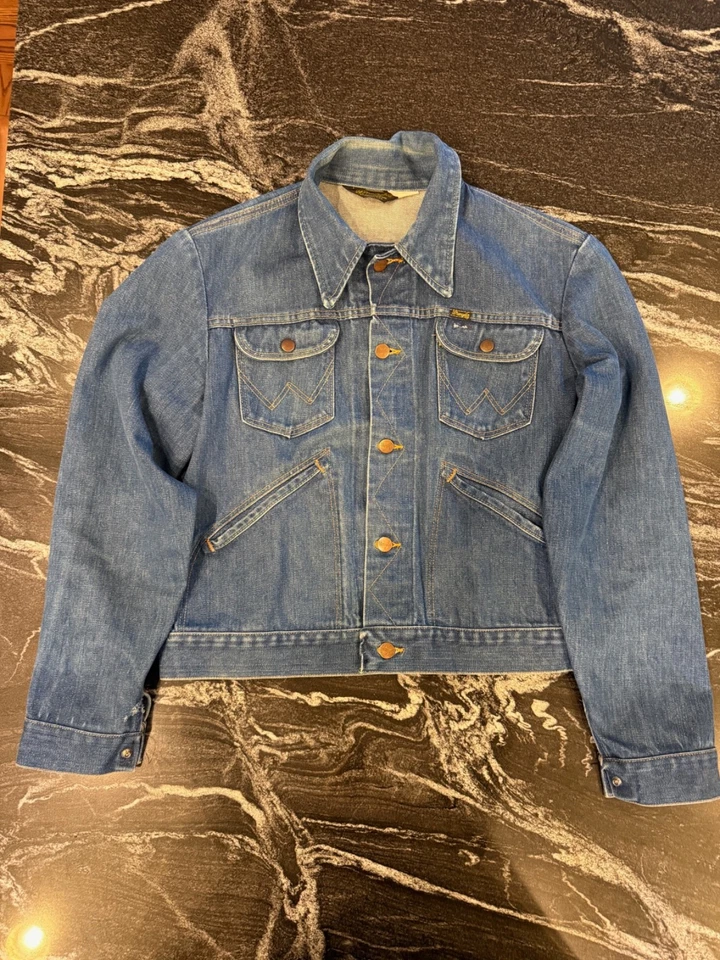 🇺🇸Hecha en EE. UU. Chaqueta Denim Wrangler Etiqueta Negra Med/Lg Hollywood Brad Pitt Años 70 Foto 2 de 4