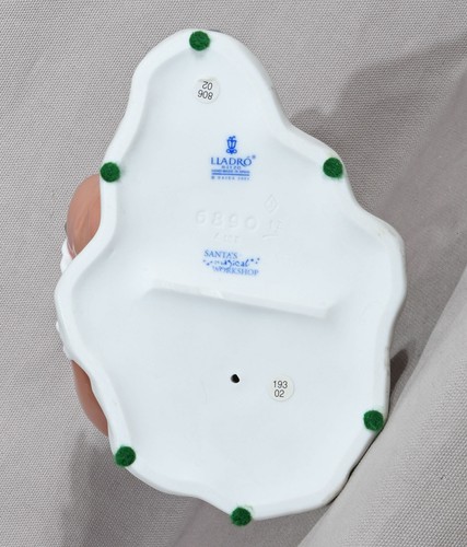 Lladro Santa's Little Secret #6890 Santa's Workshop 9 1/4" groß mit Box - Bild 10 von 10