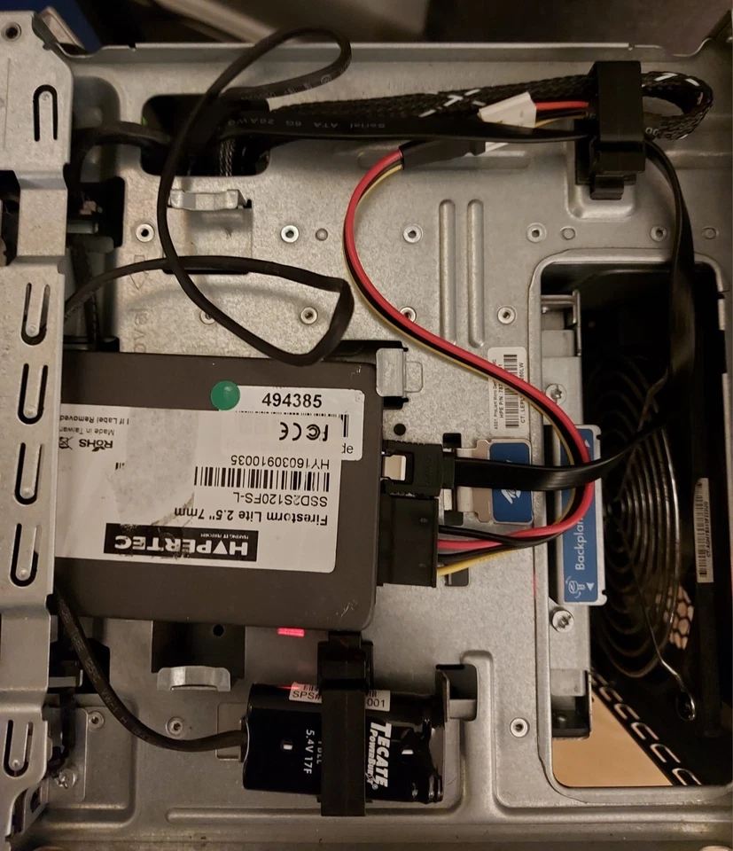 HP MicroServer Gen8 Intel i3-3240T 16GB 12TB SAS+120GB SSD P222 iLO4 Advanced - Image 3 of 4