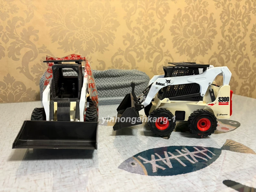 ERTL Britains Bobcat S300 1/32 Diecast Skid-Steer Loader Model No Cage - Picture 5 of 5