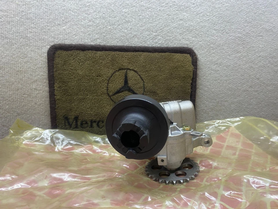 Bomba de aceite Mercedes Benz W126 C126 R107 FEBI A1171800501 NOS Foto 2 de 4