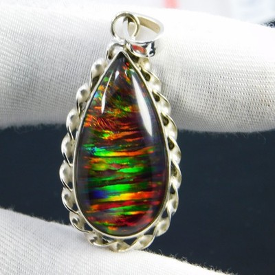 Zertifizierter 33,50 ct australischer Aurora Opal 925 Sterlingsilber Anhänger...
