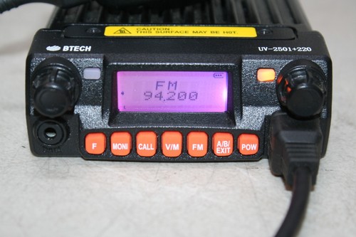BTECH UV-2501+220 Tri-Band Mobilfunkgerät - Bild 3 von 7